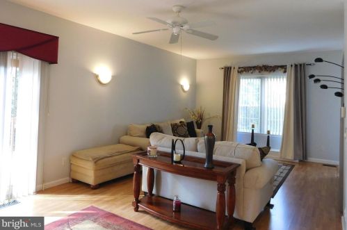 612 Schaeffer Ave, West Deptford NJ 08096-6631 exterior