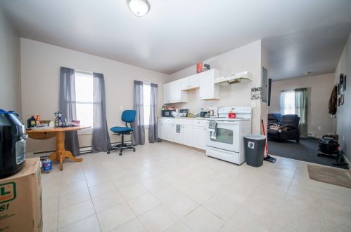 247 Dover St, Fall River MA 02721-2703 exterior