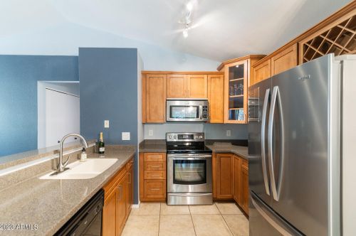 3036 Bluefield Ave, Phoenix AZ 85053-1125 exterior