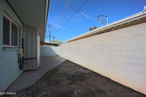 3034 40th St, Phoenix AZ 85040-1621 exterior