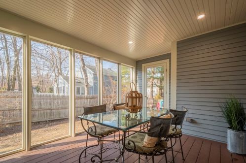 544 Quinobequin Rd, Newton MA 02468-2129 exterior