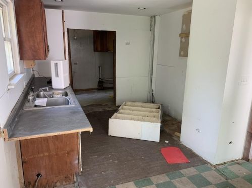 151 Silver Lk St, Royalston MA 01331-1619 exterior