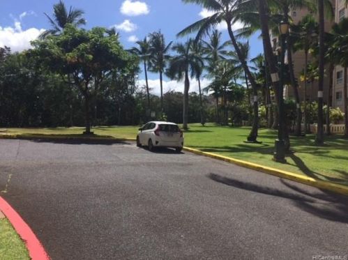 3075 Ala Poha Pl, Honolulu HI  96818-1600 exterior