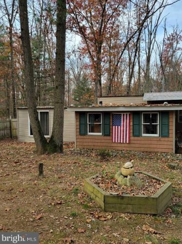 1402 Pine Rd, Carlisle, PA 17015-7925