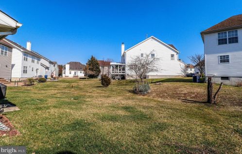 9 Canal Vw Dr, Trenton NJ 08648-1319 exterior