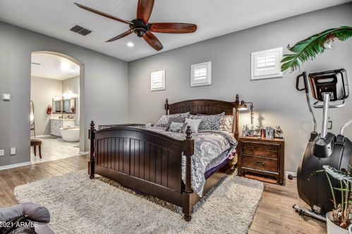 7911 30th Way, Phoenix AZ 85016-8927 exterior