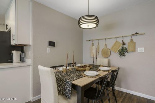 6822 43rd Pl, Phoenix AZ  85042-5218 exterior