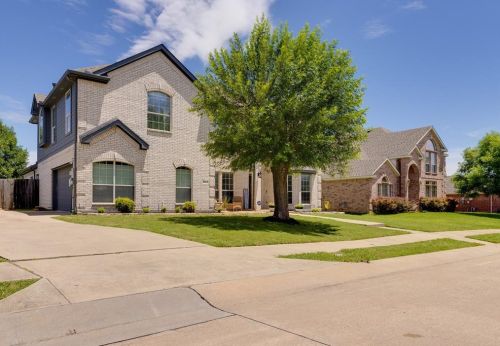 2112 High Point Dr, Garland, TX 75048-2164