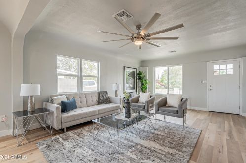 1626 Adams St, Phoenix AZ  85007-2606 exterior