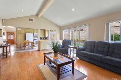 17556 Wayne Ave, Irvine, CA 92614-6658