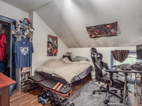 175 Middle Rd, New Bedford MA 02743-2016 exterior