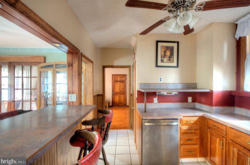 209 Delsea Dr, West Deptford NJ 08093-1222 exterior