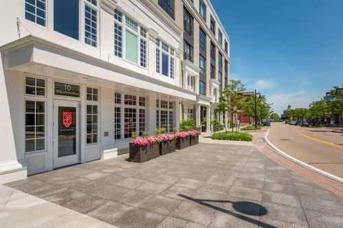 10 Shipyard Dr, Hingham MA 02043-1610 exterior