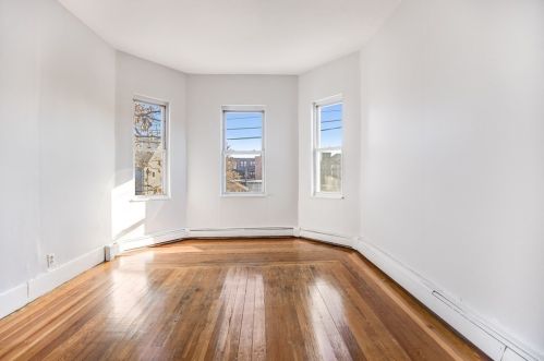 222 Clark Ave, Chelsea MA 02150-2514 exterior