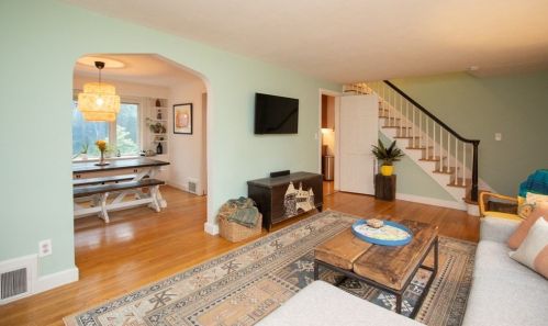 51 East St, South Hadley MA  01075-2115 exterior