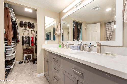 15450 39 St, Phoenix AZ 85018-6406 exterior