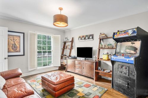 230 Broadland Rd, Atlanta GA 30327-3216 exterior