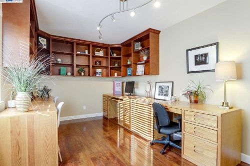 1476 Regent Dr, San Leandro CA 94577-5323 exterior