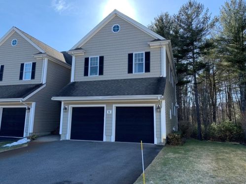 5 Stagecoach Ln, East Bridgewater, MA 02333-3113