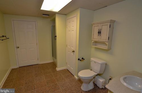 8 Landview Ln, Columbus NJ 08022-2260 exterior