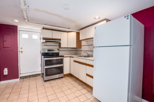 27 Fairfield St, Dedham MA 02026-1405 exterior