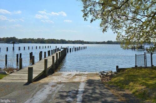 6322 Shady Side Rd, Shady Side MD  20764-9703 exterior