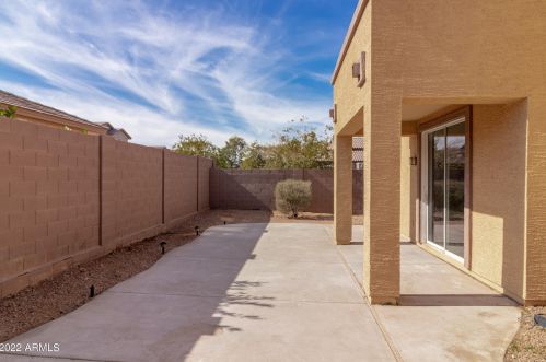 7233 39 Way, Phoenix AZ 85050-5428 exterior