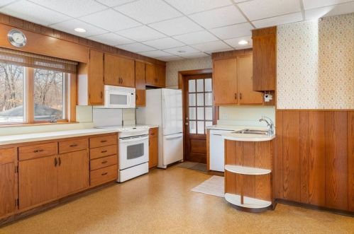 133 Malvern Rd, Worcester MA 01610-2258 exterior