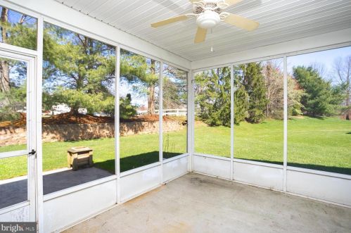 5 Taylor Ct, Columbus NJ  08022-2339 exterior