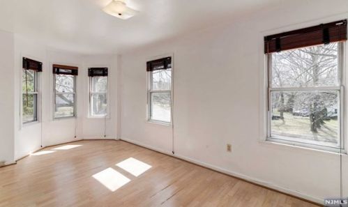 133 Grant Ave, Cresskill NJ 07626-1203 exterior