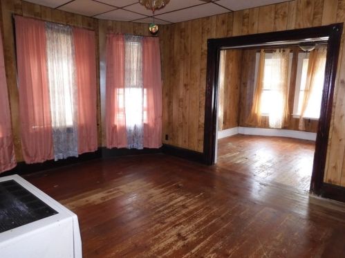 44 Montgomery St, Lawrence MA 01841-1228 exterior