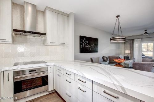 6120 28th St, Phoenix AZ  85016-2164 exterior