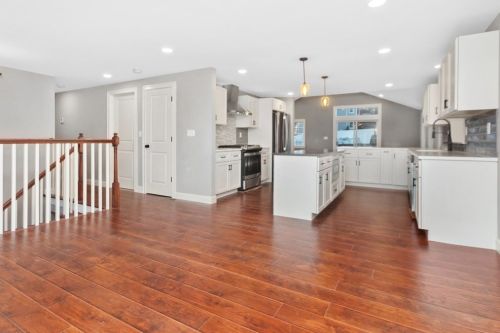 13 Winn Valley Dr, Burlington MA  01803-4726 exterior