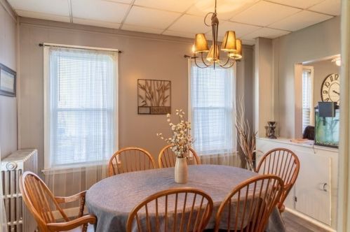 195 Barnaby St, Fall River MA 02720-3507 exterior