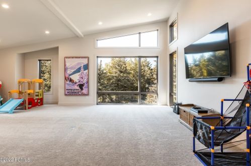 4928 Silver Spg, Park City UT 84098-6042 exterior