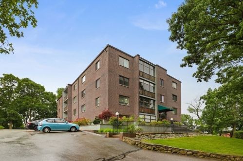 62 South St, Quincy, MA 02169-6853