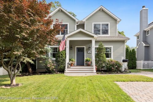 210 White Rd, Little Silver NJ 07739-1137 exterior