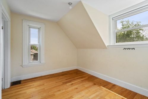 64 Brk Ave, Newton MA 02460-1508 exterior