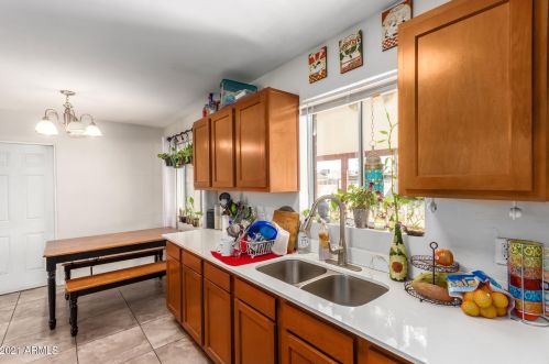 1917 Clarendon Ave, Phoenix AZ 85033-4023 exterior