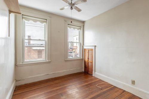 7 Bellingham Ave, Everett MA 02149-1218 exterior