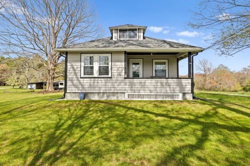 24 Main St, Berkley MA  02779-1399 exterior