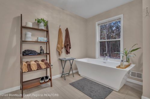 6 Pitney Ln, Jackson Twp NJ 08527-2933 exterior