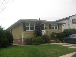 33 Spruce St, Carteret, NJ 07008-2432