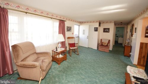 27 Jamaica Way, Trenton NJ 08610-1314 exterior