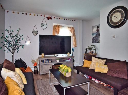 242 Austin St, New Bedford MA 02740-4523 exterior