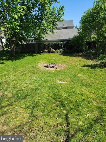 22 Barber Ave, West Deptford NJ  08096-2414 exterior