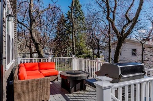 330 Rdg St, Arlington MA 02474-1719 exterior