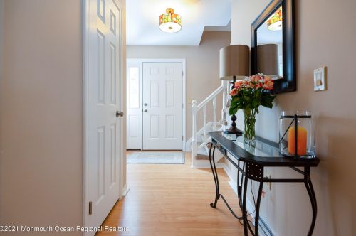 760 Veterans Hwy, Jackson Twp NJ 08527-3335 exterior