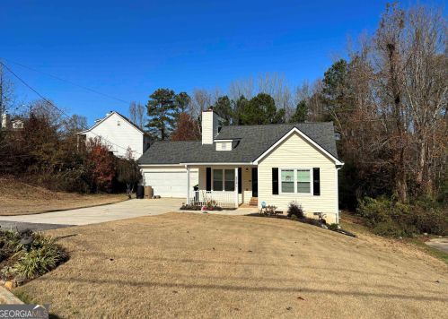 3319 Glen Hollow Dr, Rex, GA 30273-2477