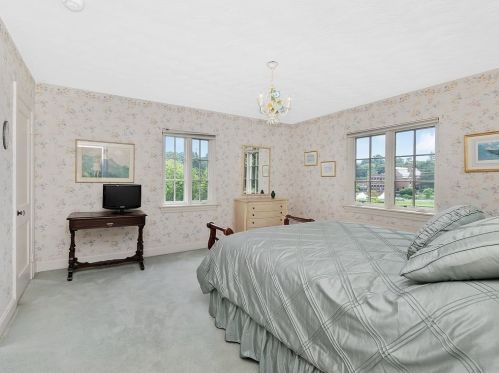 77 Montrose St, Newton MA 02458-2718 exterior